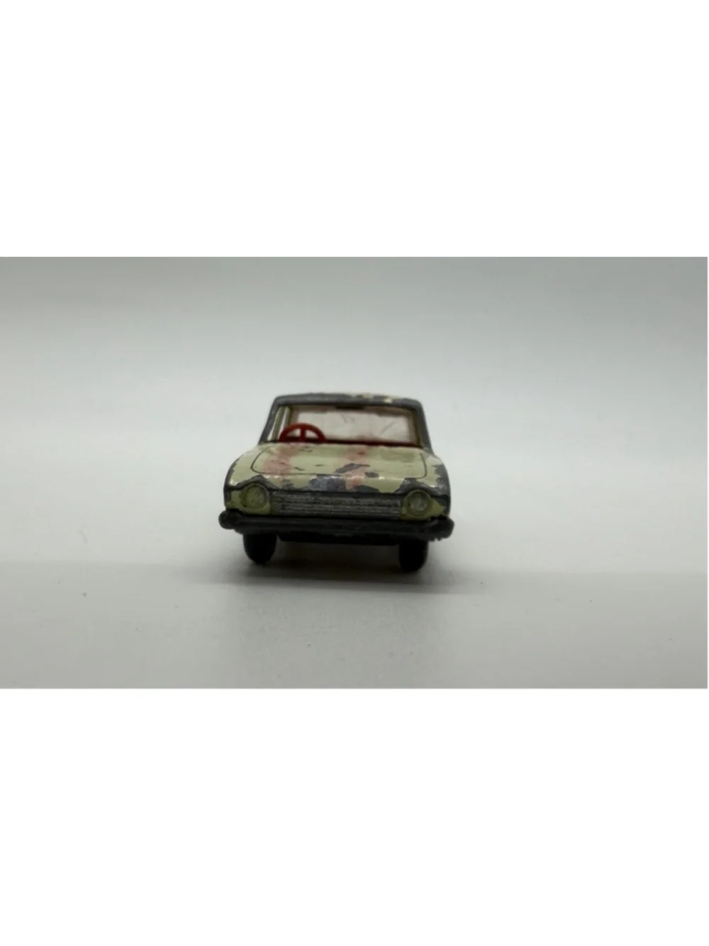 Vintage Matchbox Lesney No. 45 Ford Corsair Cream Made in England Diecast
